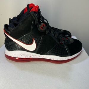 Lebron 8 417098 001 MEN size 12 NEW with BOX